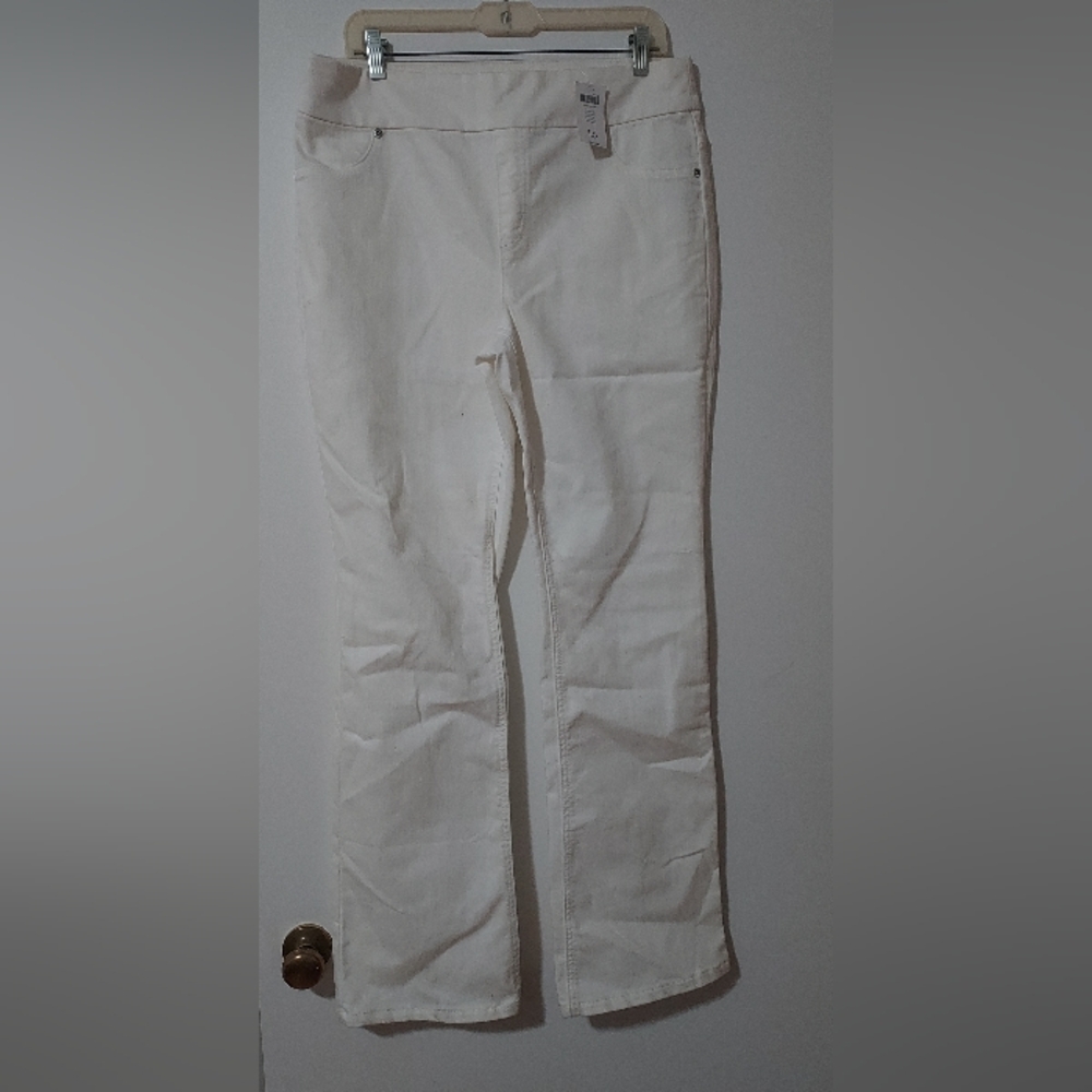 White Straight Leg Jeans Classic Design Chicos